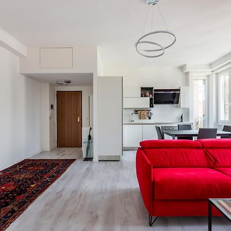 Garibaldi & Gae Aulenti Modern Apt With Private Parking! Milan Luaran gambar