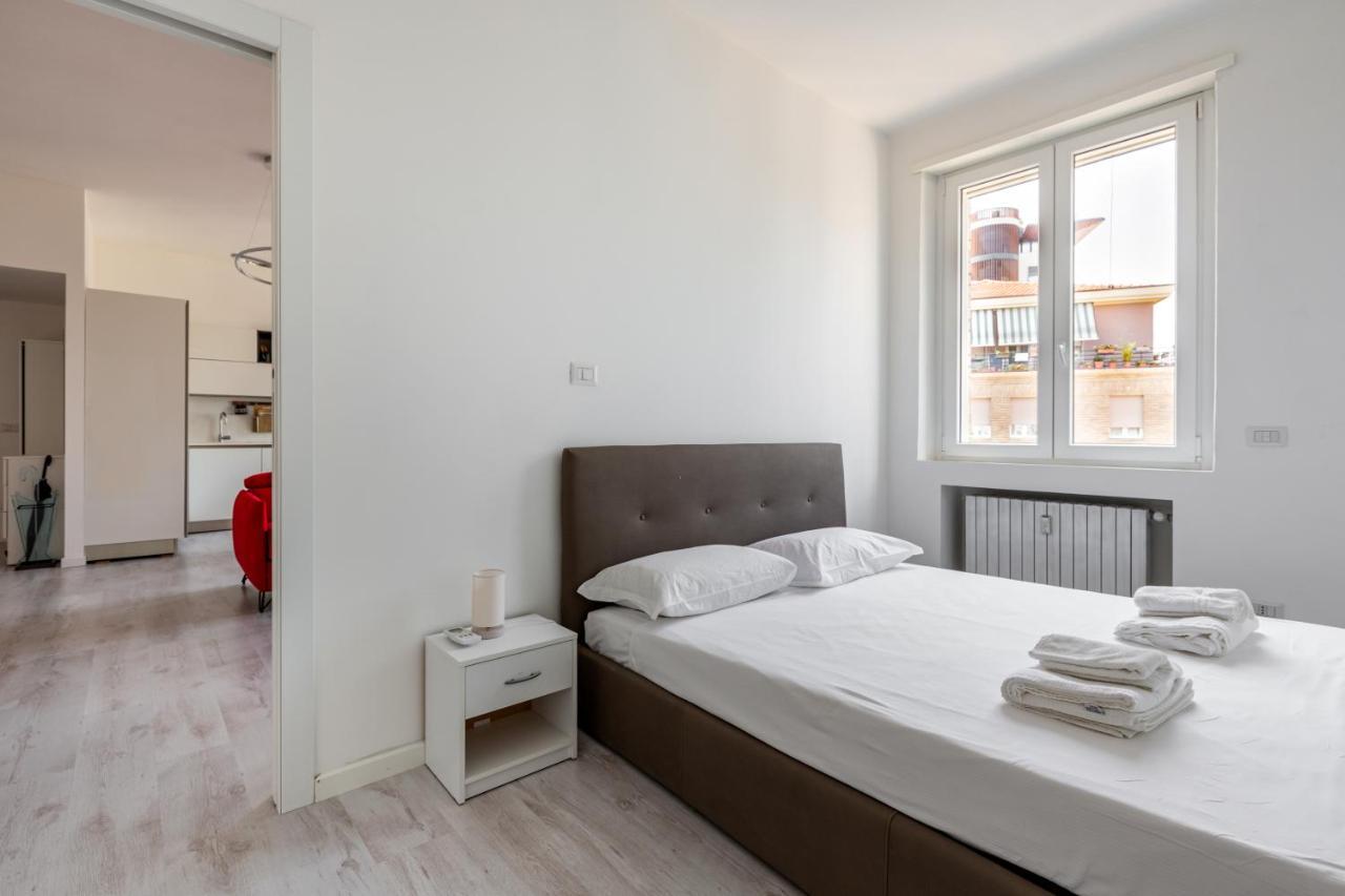 Garibaldi & Gae Aulenti Modern Apt With Private Parking! Milan Luaran gambar