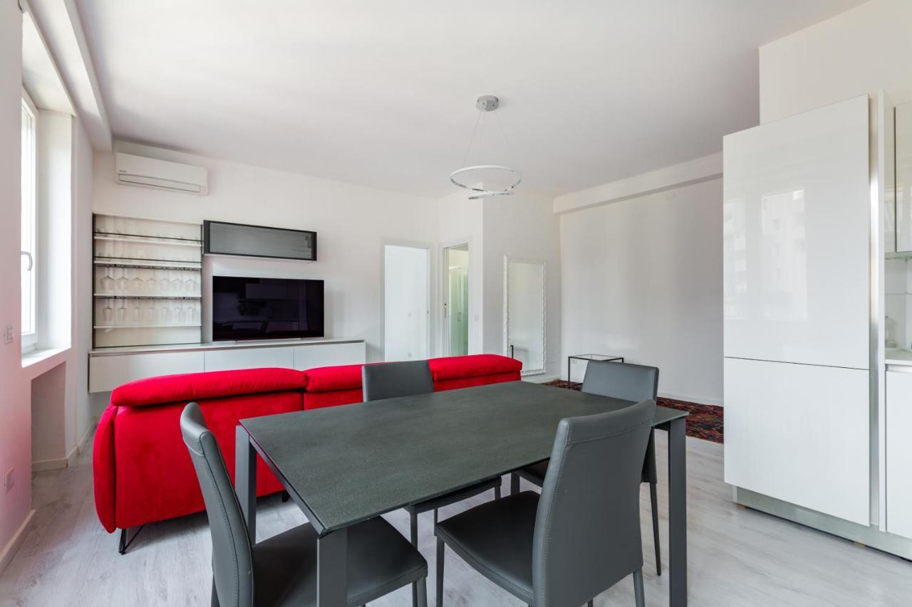 Garibaldi & Gae Aulenti Modern Apt With Private Parking! Milan Luaran gambar
